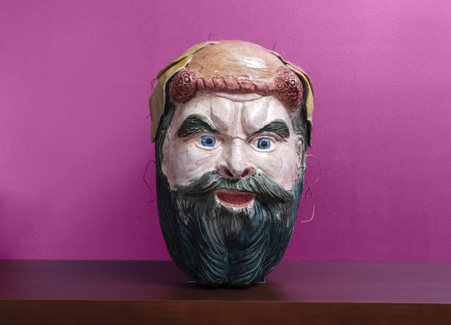 Zeus 4, 2022, Ceramic, clay and oil paint, 46 x 28 x 18 cm