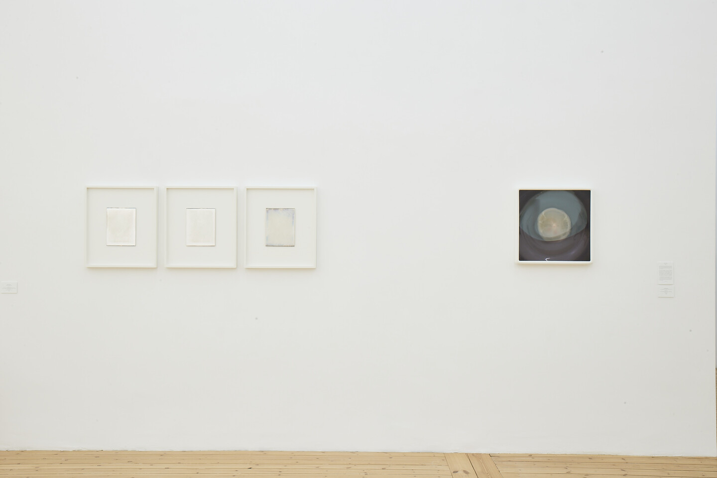Mac Adams & Dove Allouche: Das unsichtbare Bild, Exhibition view Sfeir-Semler Gallery Hamburg 2021