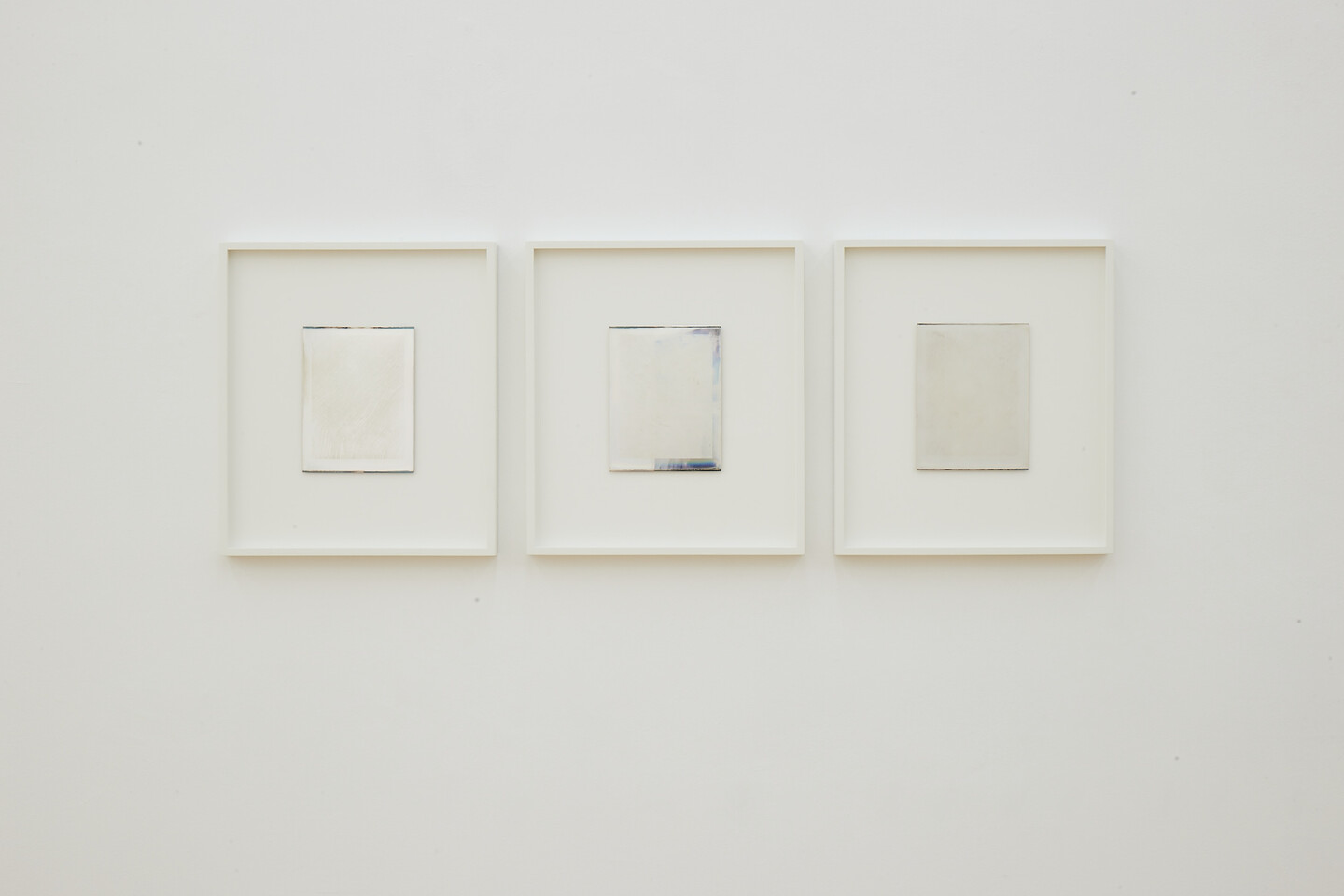 Dove Allouche, Before Present, 2018, Exhibition view, Mac Adams & Dove Allouche: Das unsichtbare Bild, Sfeir-Semler Gallery Hamburg, 2021