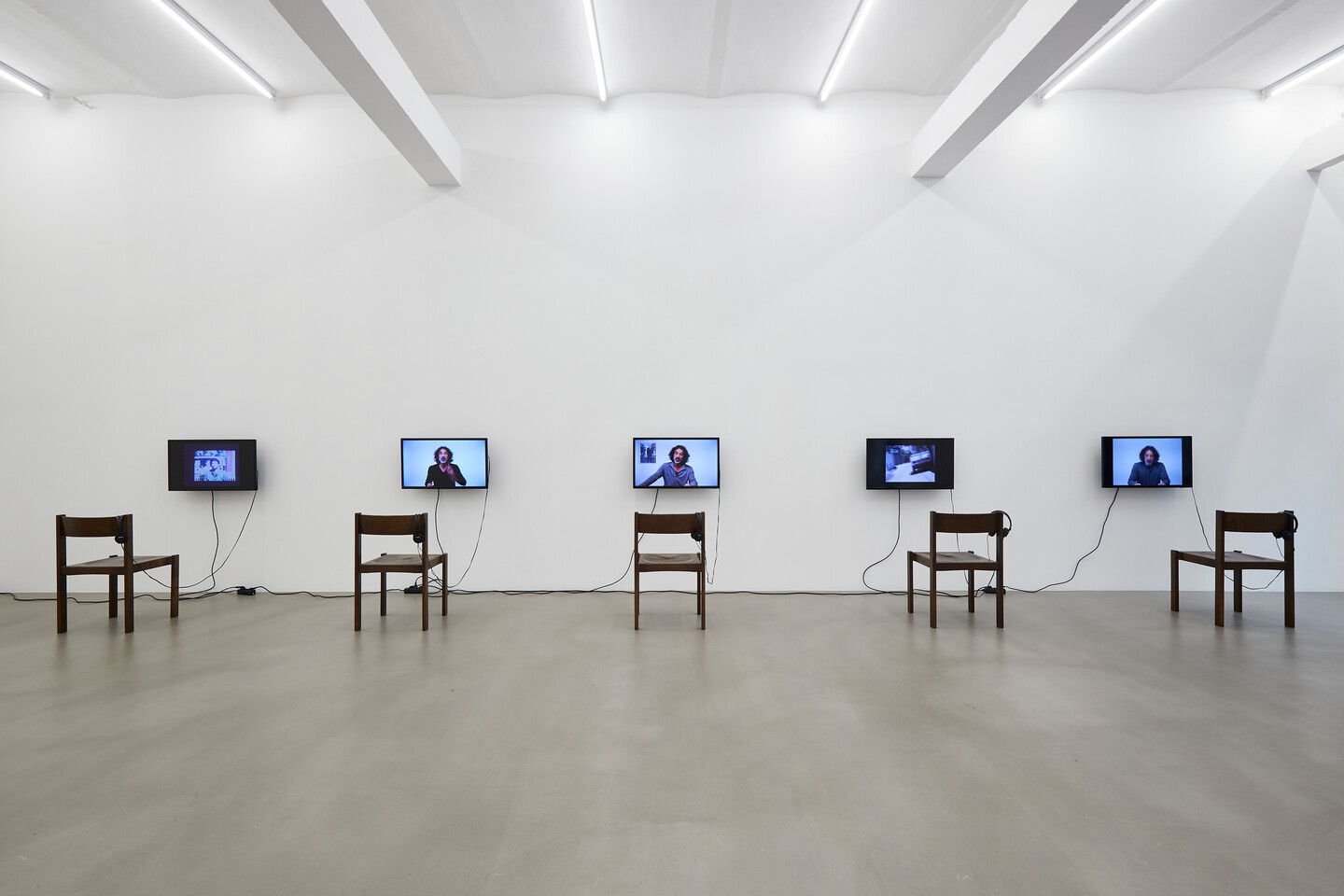 Rabih Mrou&eacute;, My life always comes back to me like a lame dog, Exhibition view, 2023