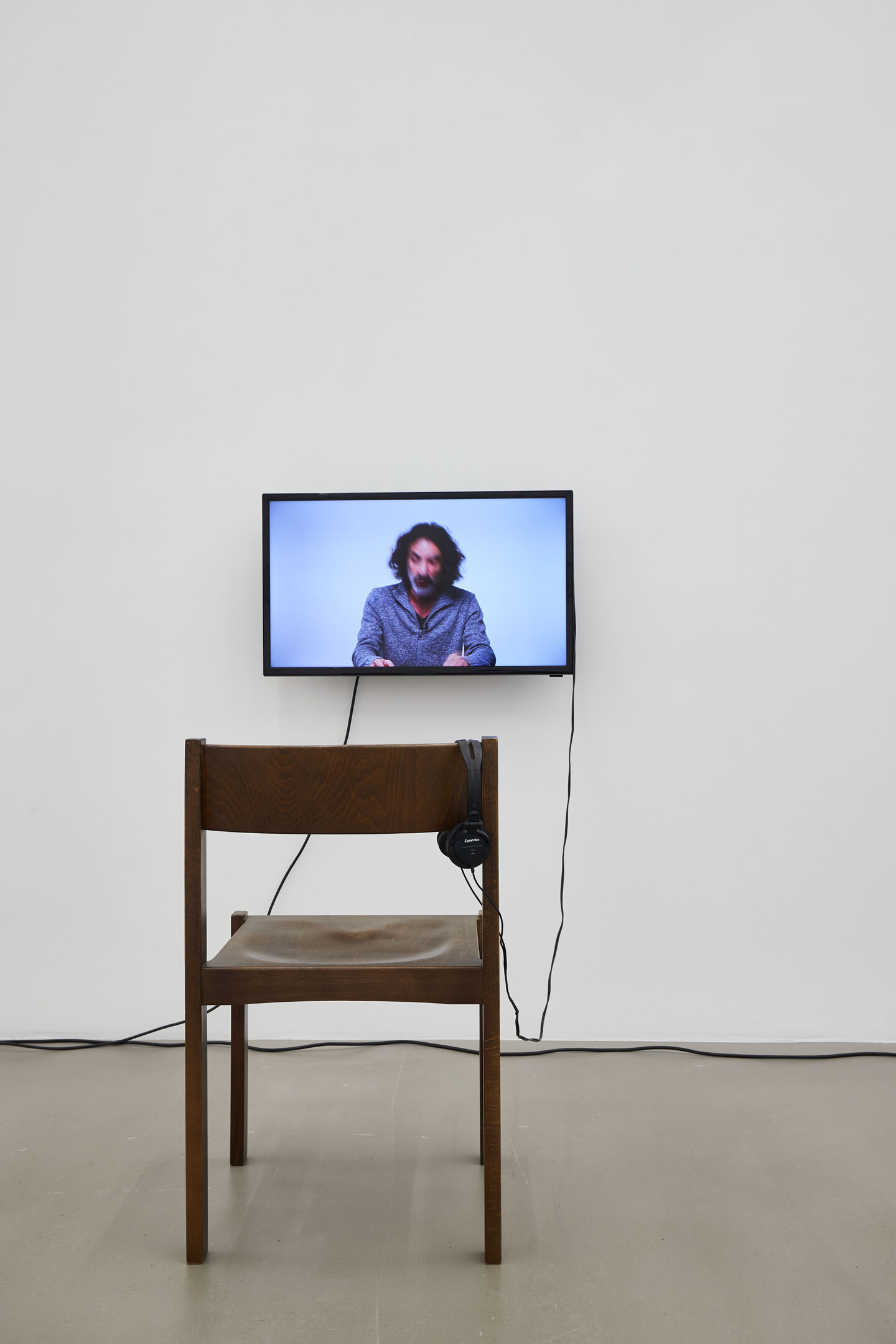 Rabih Mrou&eacute;, My life always comes back to me like a lame dog, Exhibition view Sfeir-Semler Gallery Beirut / Hamburg, Hamburg, 2023