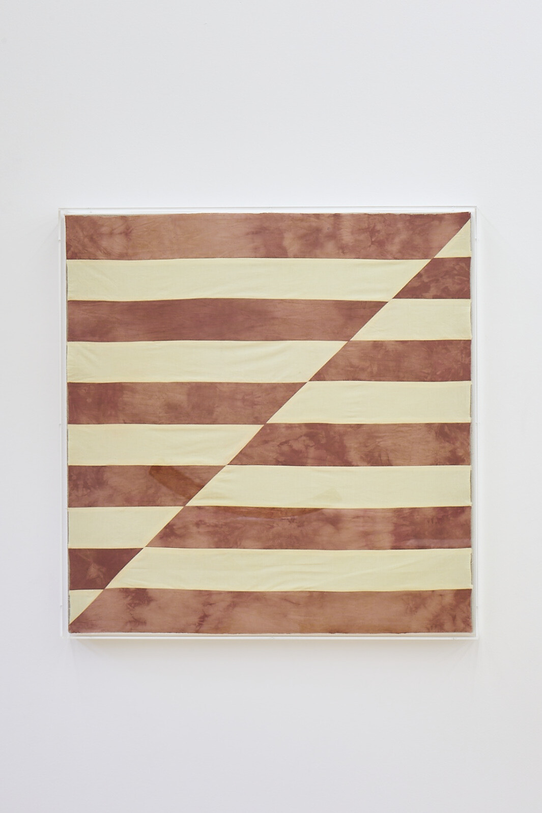 Yto Barrada, Untitled (After Stella Tetuan I), 2018, Cotton, madder, annatto, 104,2 x 107,5 cm